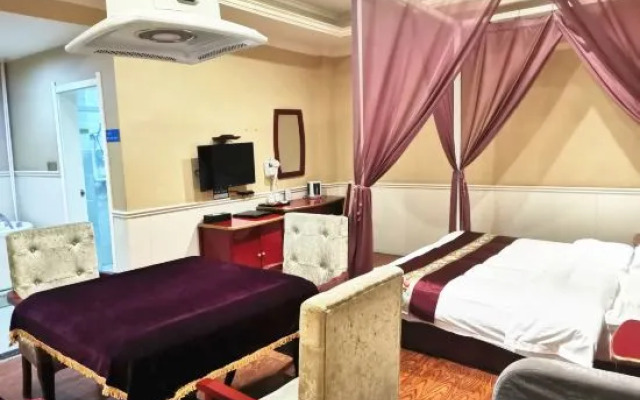 Xingshan Luoma Holiday Hotel