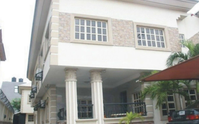 Upper Class Suites