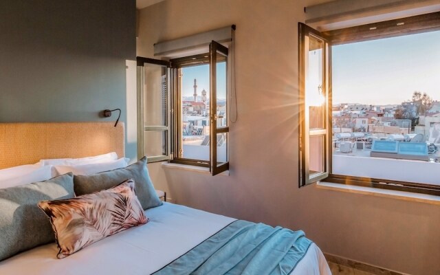 House 8 - Heart of Old Town w Parking