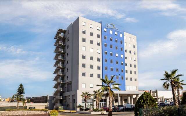 Отель Sleep Inn Leon Antares