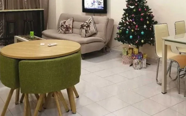 Cutie's Holiday Condominium