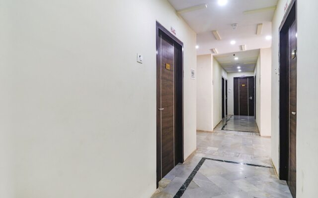 Fabhotel Lotus Park