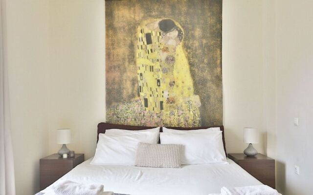 Nautilus Apartments Airport by Airstay