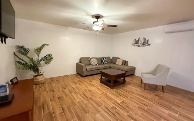 Spacious 3BR House Near Iconic Sandy Beach