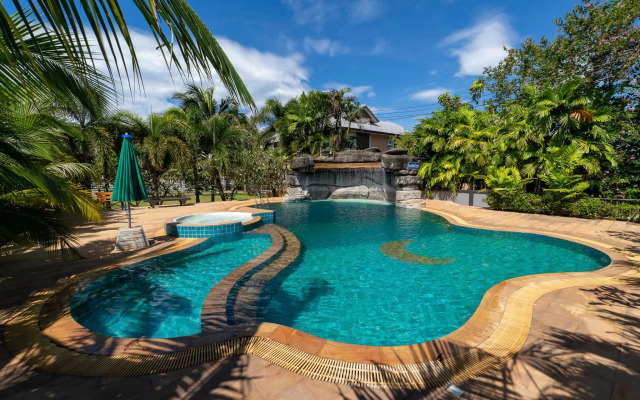 Baan Faa Talaychan Resort