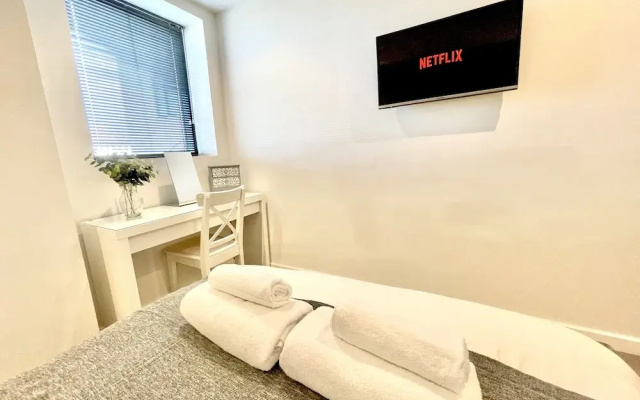 Apartment Twelve