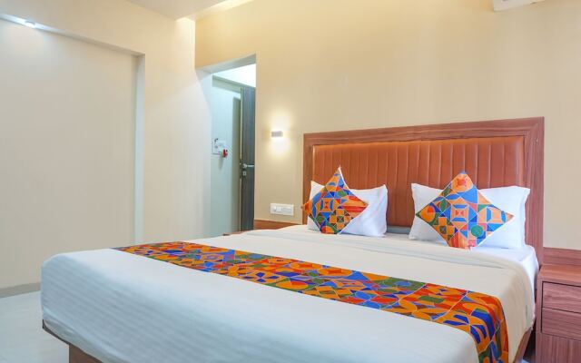 Fabhotel Emersion Residency