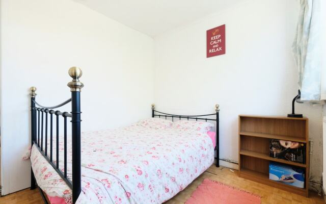 A Cosy two Bedroom Apartment, Sleeps 3