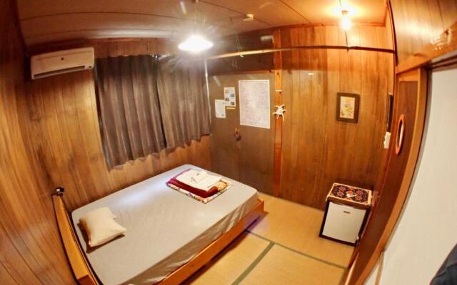 Hotel Hibiscus - Hostel