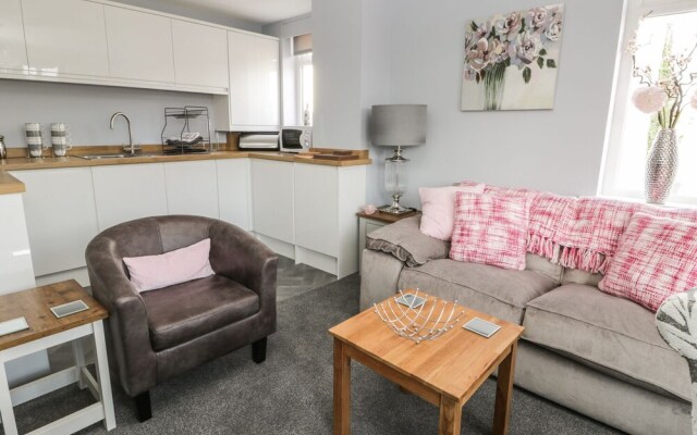 Apartment 4