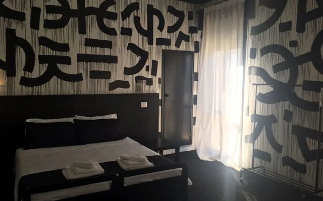 Stupido Hotel
