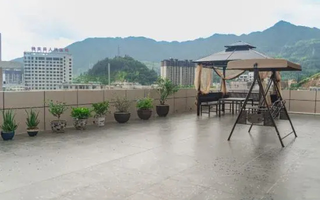 Chuyunya Residence