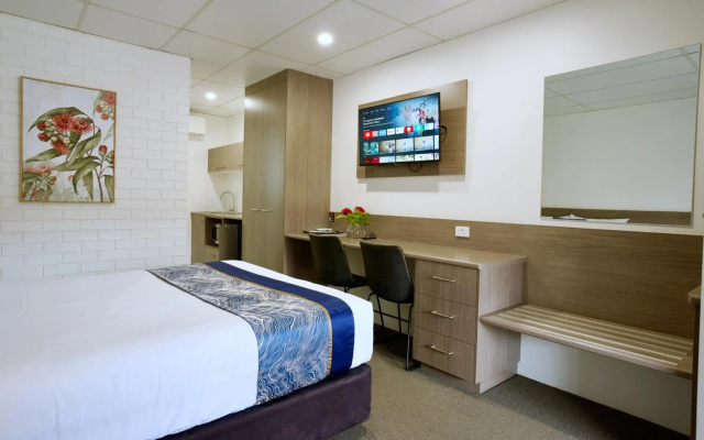 Chalet Motor Inn