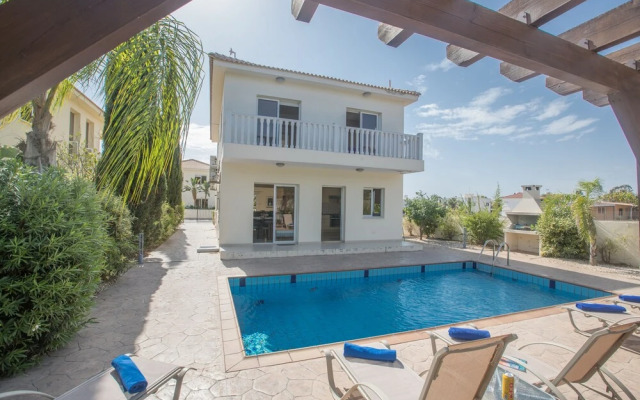 Villa Josie, Modern 3Bdr Ayia Napa Villa With Pool