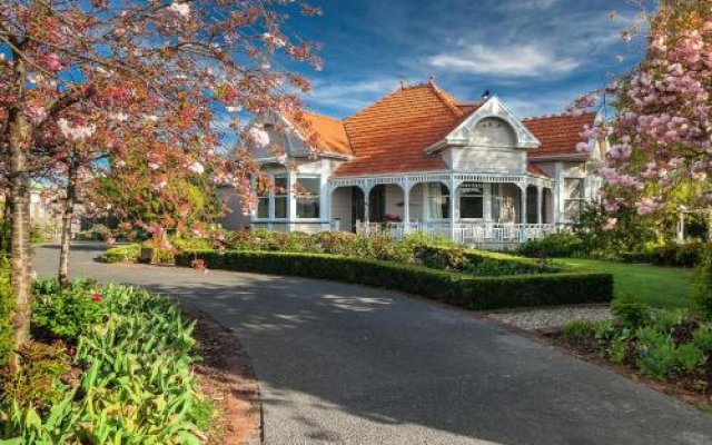 Anglesea House B& B