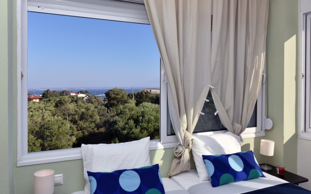 Eleon Maisonettes (right) - Nea Moudania Halki...