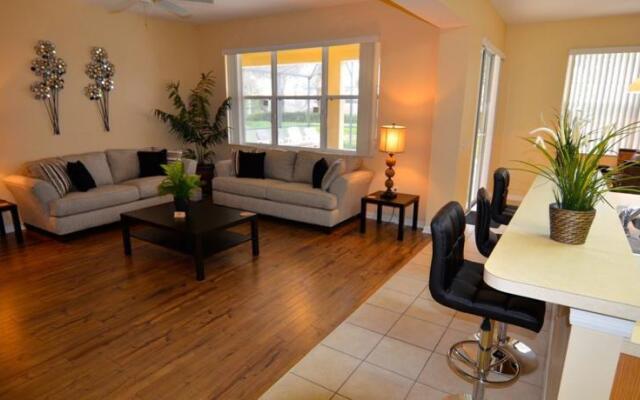 Serenity by Ellis Exclusive Villas