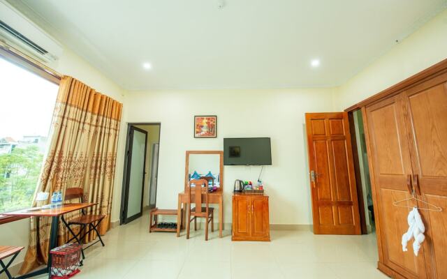 Rose Hotel