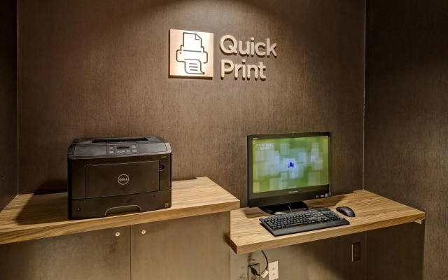 Courtyard Westbury Long Island