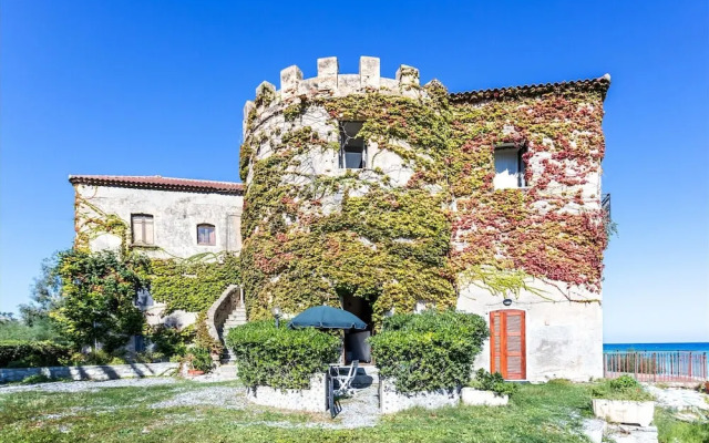 Romantic Beachfront Getaway