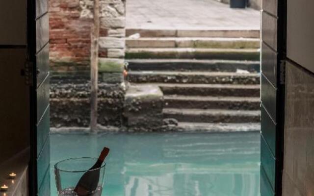 Charming Palace Corte Del Teatro