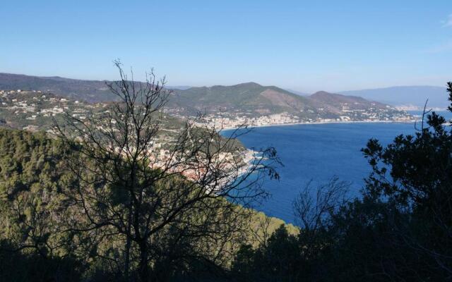 Varigotti casa a 50 metri dalla spiaggia!!!!
