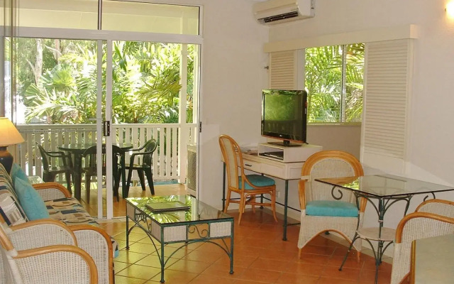 Palm Cove Tropic Apartments