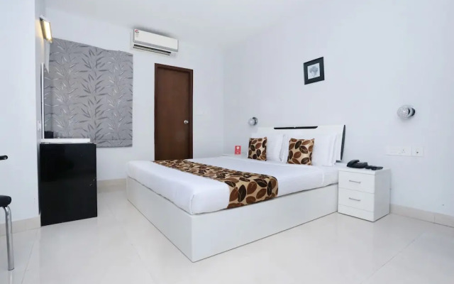 OYO 10611 Hotel Malabar Illam