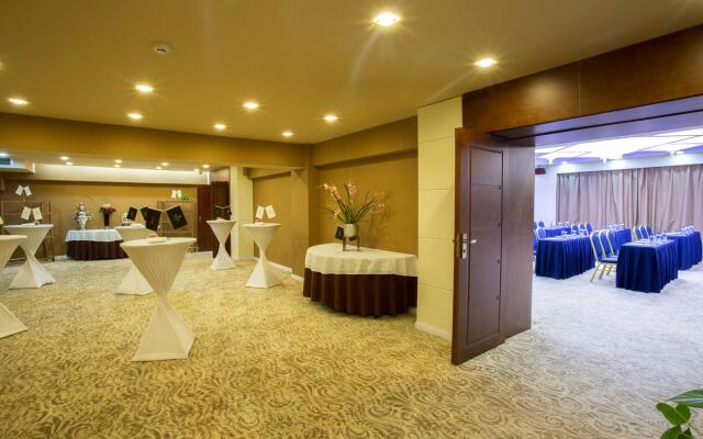 Kempinski Hotel Khan Palace