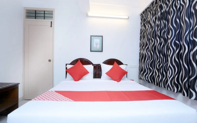 OYO 15669 Hotel Galaxy Inn