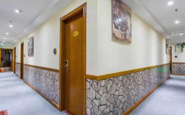 Shiyu Hotel (Guangzhou Chebei Metro Station)