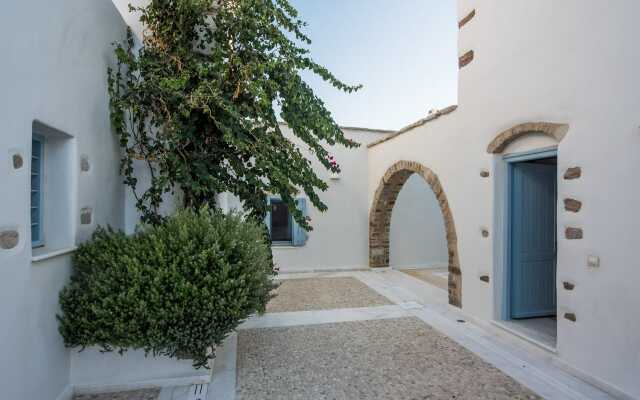 Monogram Travel Antiparos