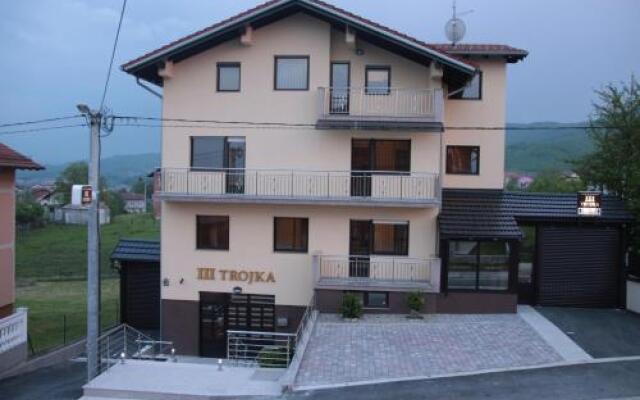 Apartments Trojka