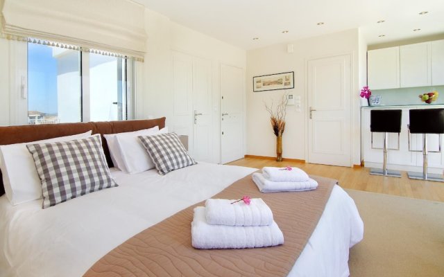 Stylish studio loft with Superb balcony