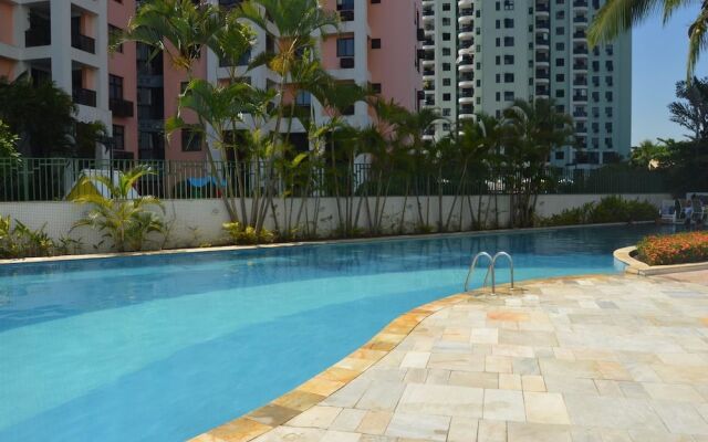 Flat With Services and Pool - Barra