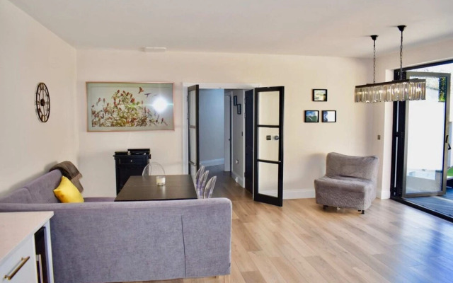 Modern 3 Bedroom House With Stunning Views