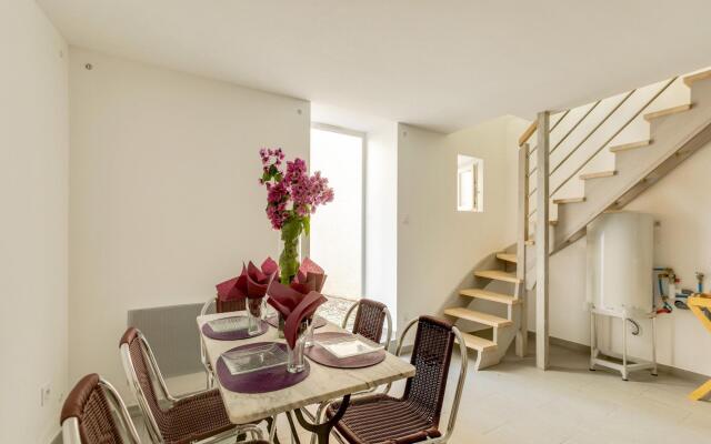 Comfortable Holiday Home in Montouliers near Bize Minervois