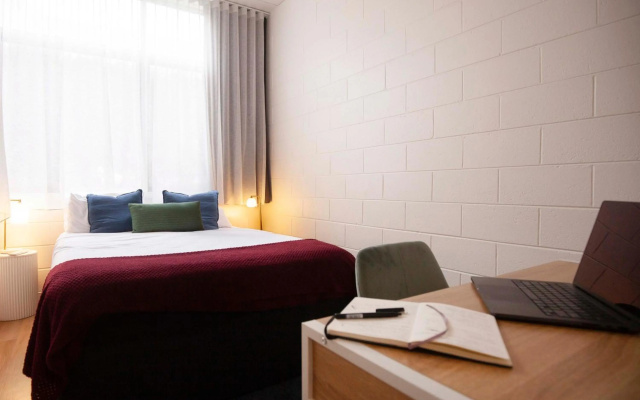 Melbourne Metro YHA – Guest Rooms – Melbourne