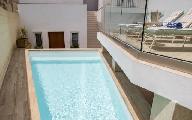 Pjazza Suites Boutique Hotel