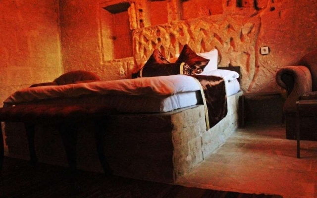 Stone Age Hotel