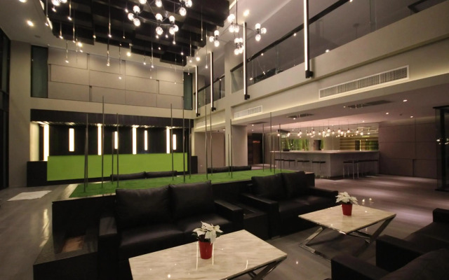Season Five Hotel