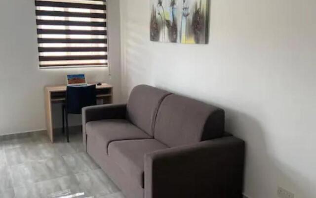F9-1 Double room with private bathroom in shared Flat