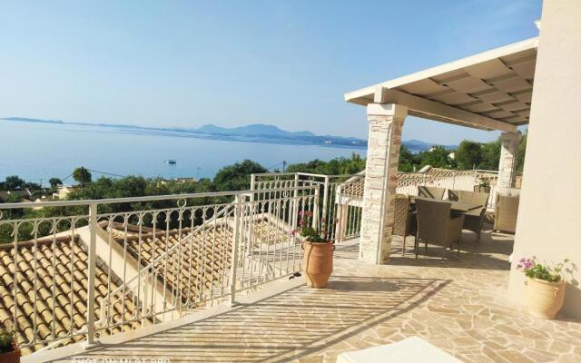 Villa Alemar House with Private pool and Spectacular sea views just 150m to the beach