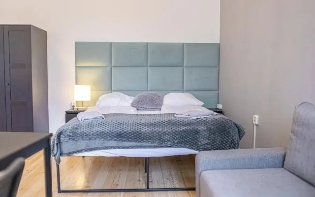 Spacious 1BR Apt Near Danube