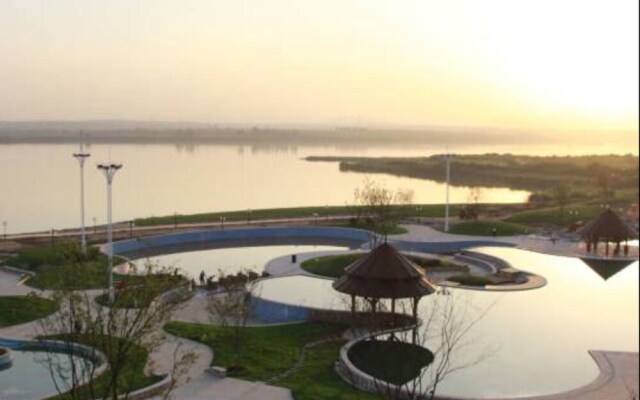 Queshan Lake Arcadia International Resort