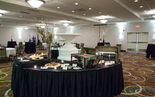 Holiday Inn Bloomington-Airport by IHG