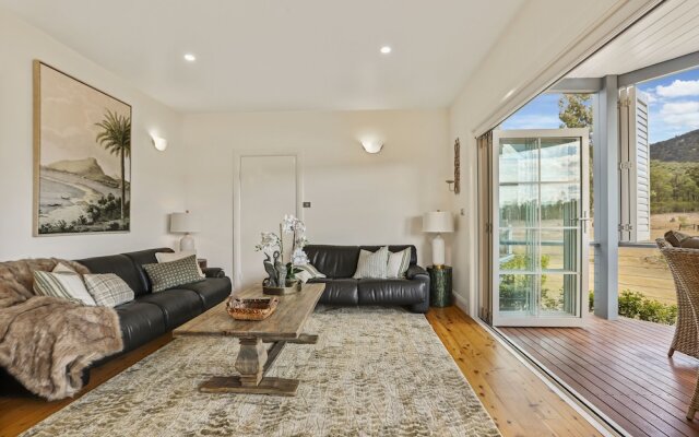 Brokenback Views Country Estate