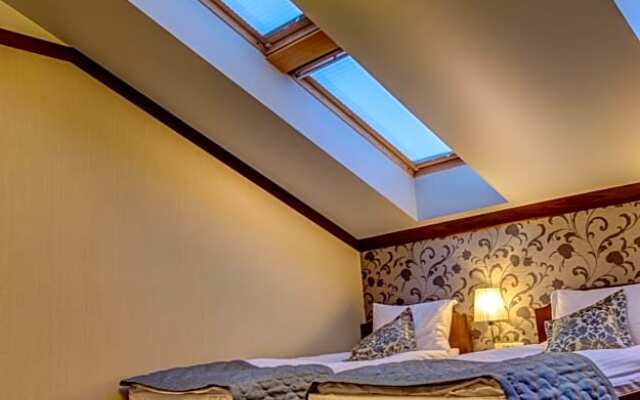 Hotel-Restauracja Platan