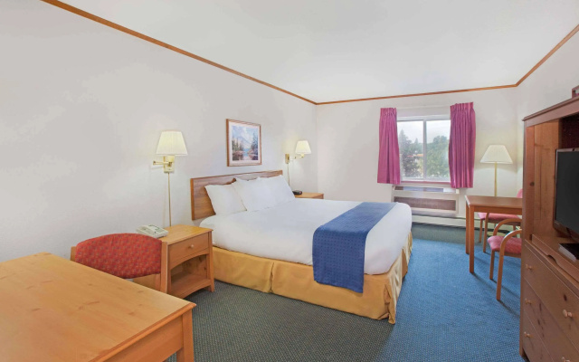 Days Inn by Wyndham Mackinaw City/Bridgeview Area