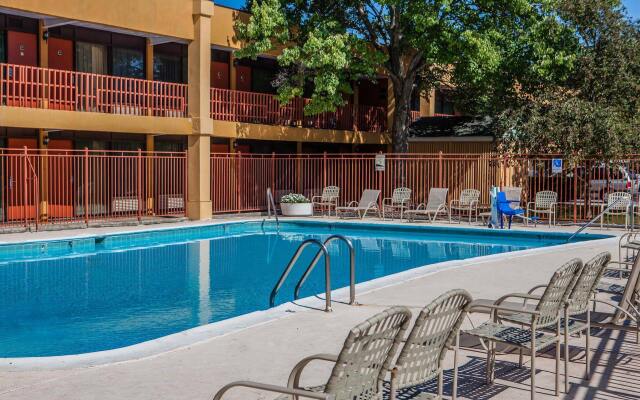 Quality Inn - Pottstown